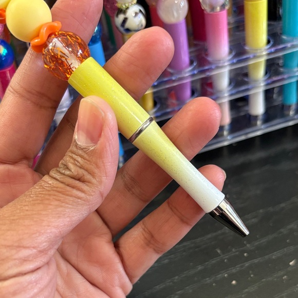 πYellow Duck Themed Pen - Picture 3 of 6